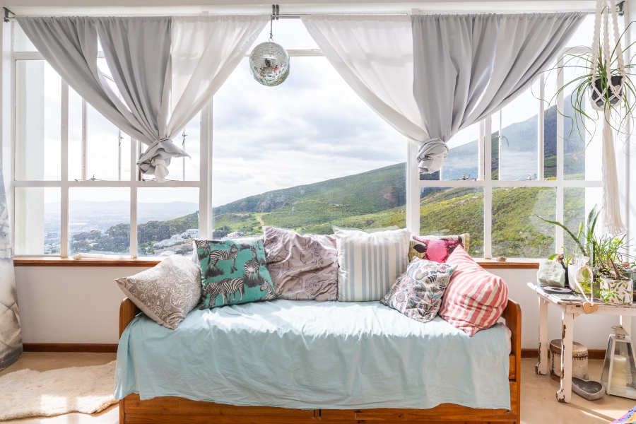 1 Bedroom Property for Sale in Vredehoek Western Cape